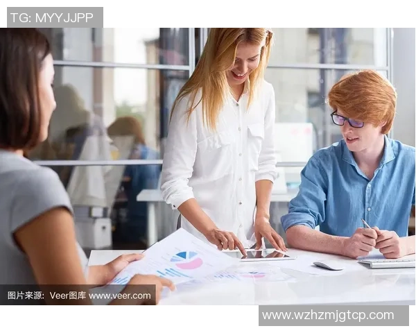 西安足球队团队协作的成功秘诀与发展策略分析 西安足球队团队协作的成功秘诀与发展策略分析