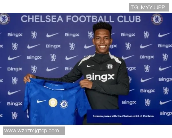 足球明星在国外接受采访分享职业生涯与个人生活的独特故事与感悟 足球明星在国外接受采访分享职业生涯与个人生活的独特故事与感悟