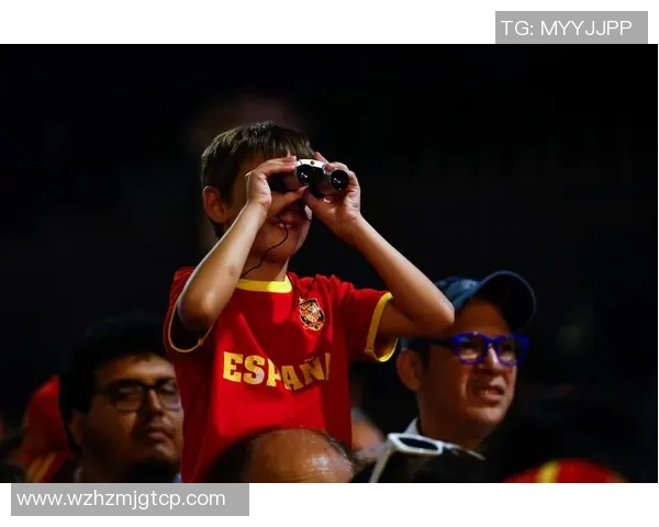 足球明星携手手机自拍分享训练生活精彩瞬间与球迷互动新方式 足球明星携手手机自拍分享训练生活精彩瞬间与球迷互动新方式