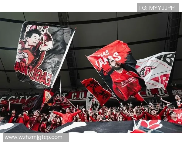 足球明星背后的她们揭秘:那些不为人知的故事与风采 足球明星背后的她们揭秘:那些不为人知的故事与风采